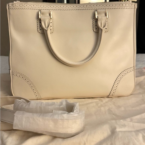 Creme Leather Tory Burch Robinson Spectator Double Zip Tote NWOT - Picture 9 of 16